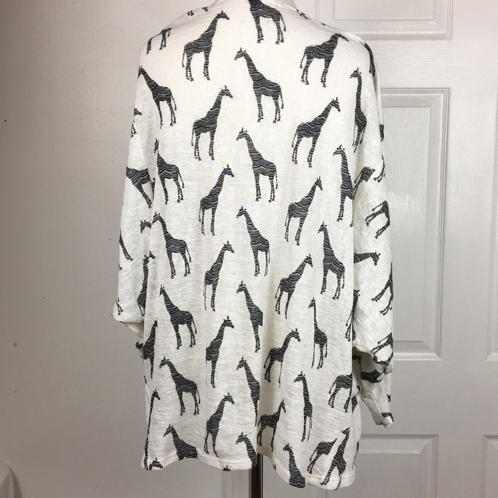 Open cardigan Lightweight Sweater W Giraffes. Sm - Picture 7 of 7